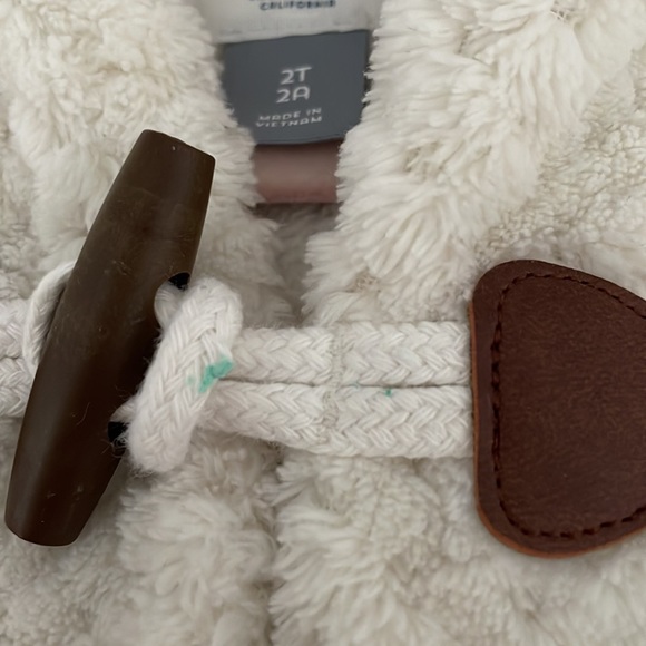 Old Navy Girl’s Hooded Poncho - Picture 7 of 7